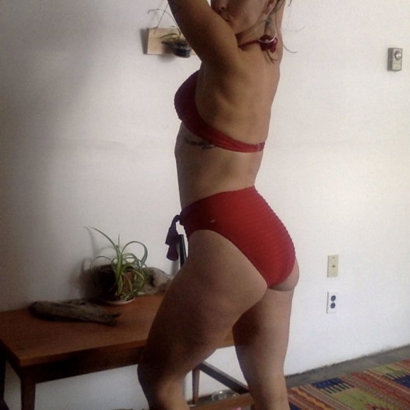 vintage red high waisted bikini - Picture 2 of 3